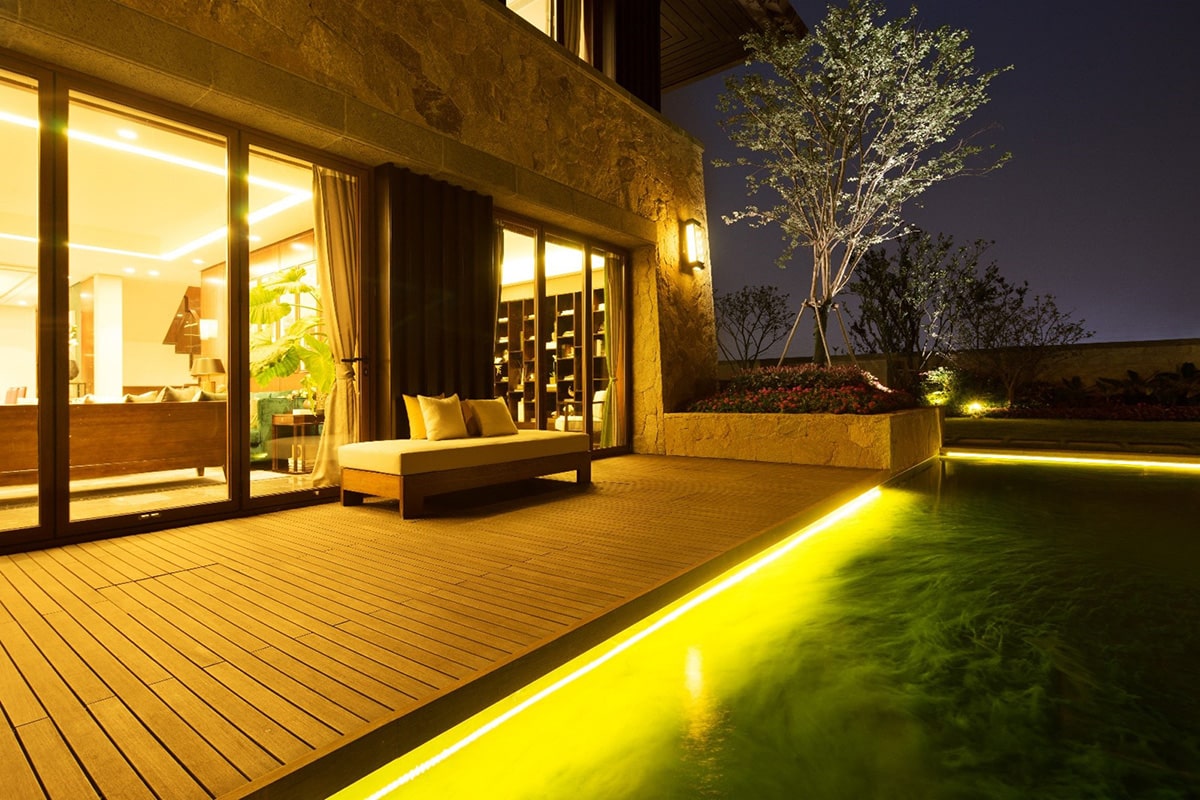 outdoor living space with garden lighting